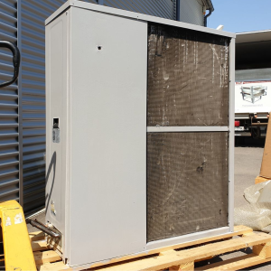 Set of 2 refrigerated display shelves for deli meats and dairy products + motor unit